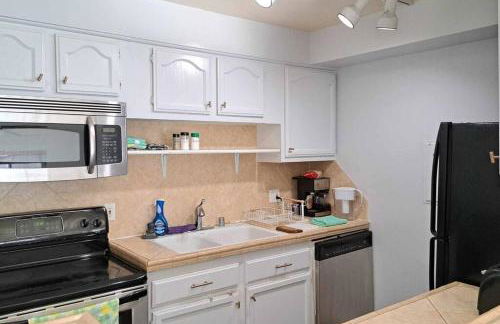 2bdr Bluff Heights Condo walking distance to beach - Foto 21