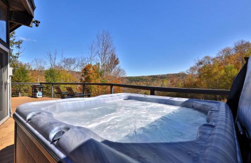 RoundTop Chalet - Hot Tub, Fire Pit & Mountain Views near Killington & Okemo - Foto 34