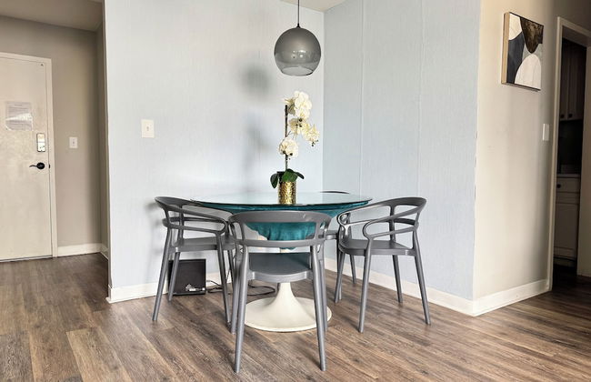 ATL Downtown 2B Condo with Free Parking - Foto 13