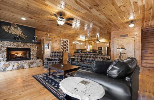 Cozy Cabin Game Room Fire Pit Grill Spa - Foto 13