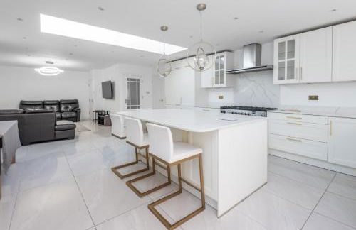 Spacious 4BR Home Garden & Office Space - Foto 6