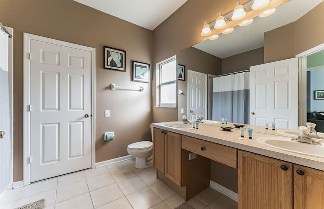 Vacation Resort Home Right Outside Of Disney World Parks With Private Pool 4 Bedroom Home by RedAwning - Foto 12