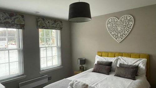 The Town House - Photo 5