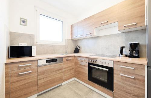 Tolstov Apartments - Monteurwohnung - 3 Schlafzimmer - Küche - Balkon - Waschmaschine - Foto 6