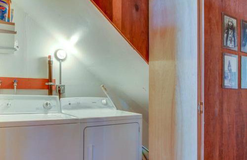 The Redwood House - Photo 23