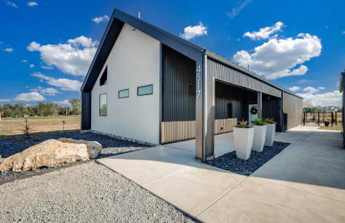 Modern Cabin Near Cheney Lake W Pool and Hot Tub - Foto 19