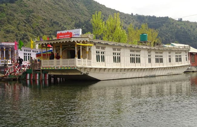 Shiraz Deluxe Houseboat - Foto 1