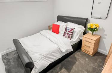 Flat 2 - Luxury Bolton City Centre Apartments - Photo 33