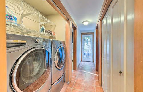 McKees Beach House with Ocean Views, Hot Tub! - Foto 24