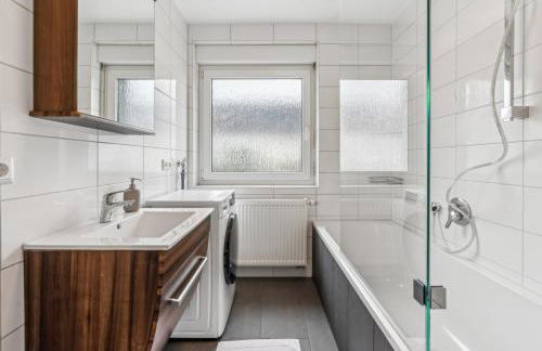 Modernes 6-Betten-Apartment mit Balkon und Parkplatz - zentrale Lage - Foto 25