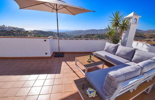 Penthouse 17A, Frigiliana 2 bedroom, Pool, Large Terrace and Amazing views in the center of Frigiliana HansOnHoliday Rentals - Photo 14