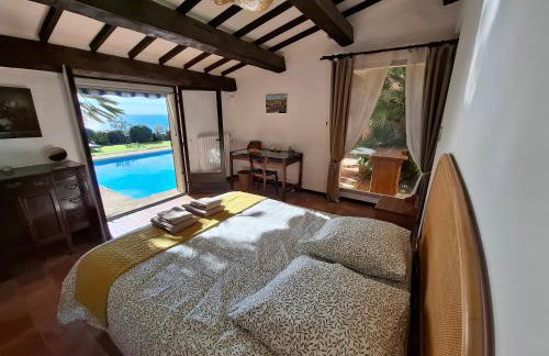 La Roche Bleue - Villa de charme avec vue exceptionnelle bord de mer piscine privée jardin et terrasse - Foto 22