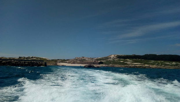 Barco a la isla de Ons desde Portonovo - Foto 3