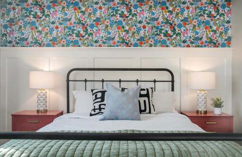 Stunning 5BR Villa Large Hot Tub & Scenic Yard - Foto 42