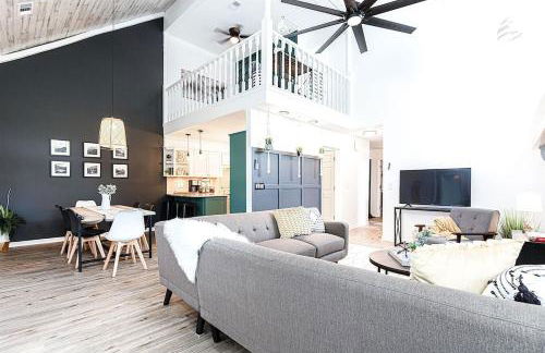 Scandi Chic-mins to KSU, Sleeps 5, wKing, pet friendly - Foto 1