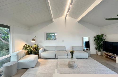 New Listing -Luxury House on the Riviera , Modern Design, and Panoramic Ocean -30 day Minimum - Foto 2