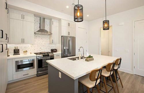 Luxury NEW Residence with Private Rooftop, Downtown in minutes - Foto 19