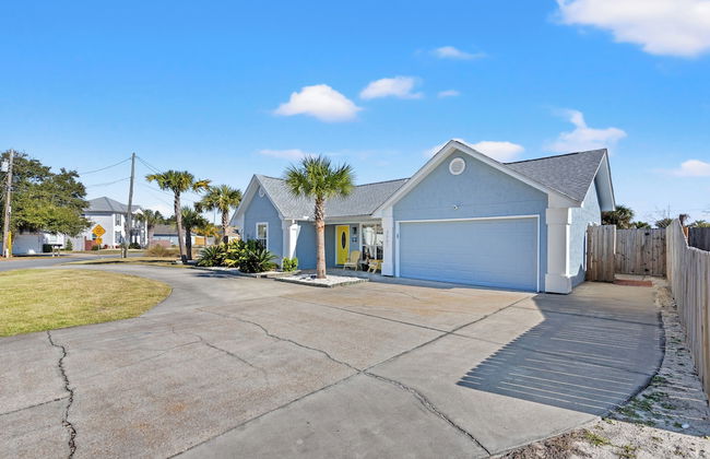 Pet Friendly Beach House with Arcade Games - Photo 51