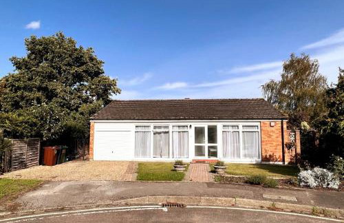 Spacious Family Bungalow with Garden for up to 7 - Photo 25