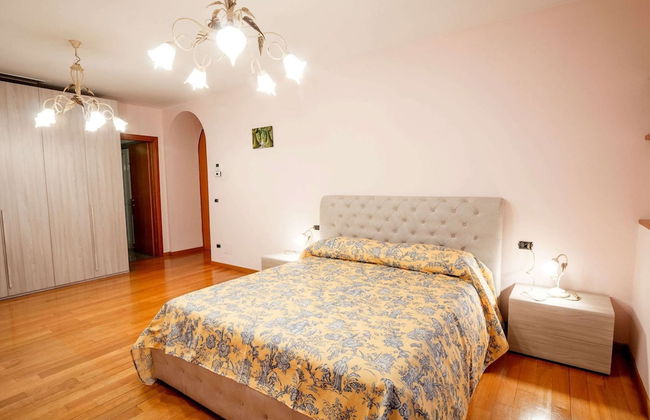 Lakeside Mansion With Pool - Foto 8