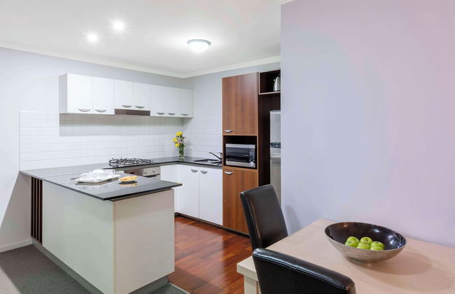 Oaks Brisbane Lexicon Suites - Photo 13