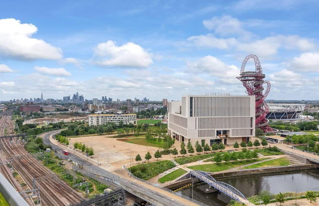 Penthouse 2-bed Apartment in The Heart Of E15 - Foto 34