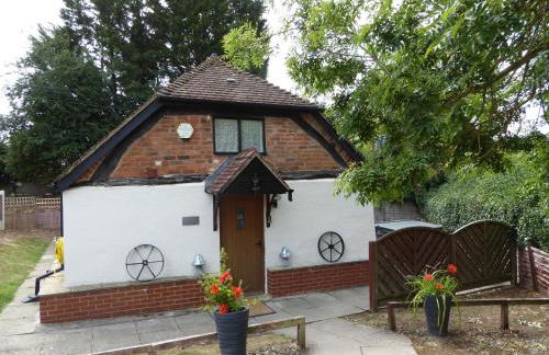 Romeo Cottage - Sleeps 4 - Open Plan Barn - Private Hot Tub & Garden - Foto 46