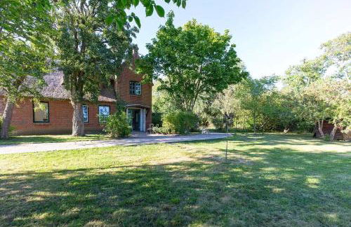 Deichschlösschen auf Pellworm - Foto 6