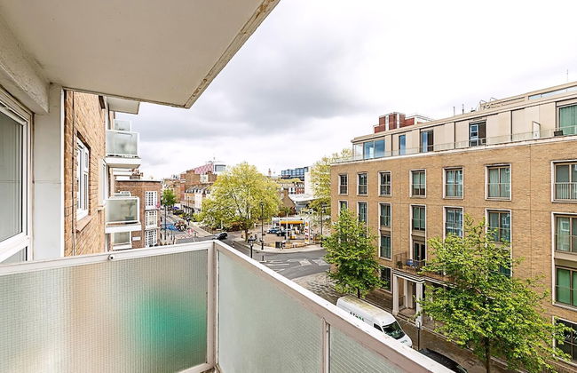 City Relay Sleek Apartment in Belgravia - Photo 12