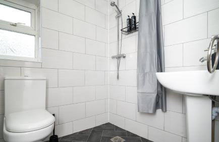 Large Contractor Dig with Pool Table - Foto 10