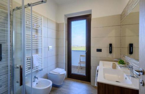 2 Bedroom Cozy Apartment In Moscufo - Foto 28