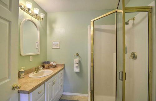 Anderson Island Retreat with Lakefront Deck and Canoe! - Foto 23