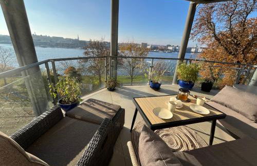 Beste Lage mit Warnowblick - großer Balkon, zwei Schlafzimmer, Aufzug, Stellplatz - Foto 19