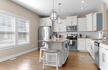 Spacious Dog-Friendly Getaway with Year-Round Pool & Hot Tub - Foto 5