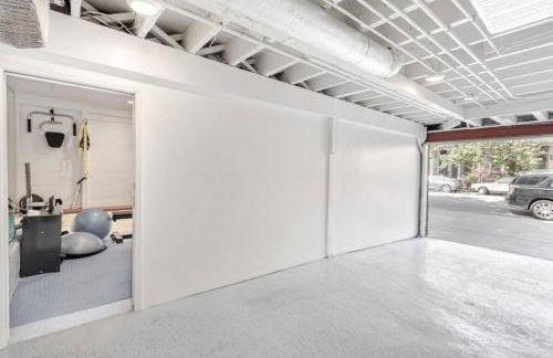 Charming Victorian Oasis with an Elegant and Spacious Haven - Foto 63