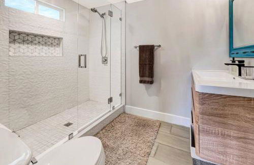 Huntington Beach, AC, Pool, Hot Tub, Detached Office, Close to Beach, Outside Entertaining Area - Photo 21