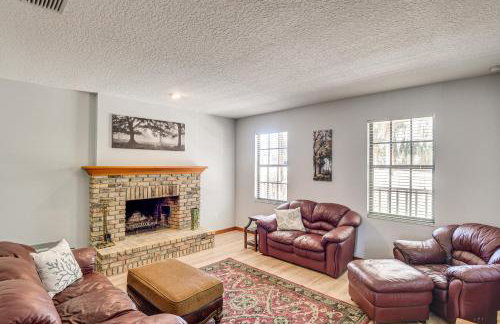 Lake Smith Getaway with Dock Families Welcome! - Foto 5