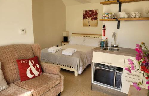 Bay Tree Cottage Accommodation - Photo 9