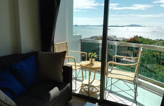 Sonrisa Sriracha - Photo 28