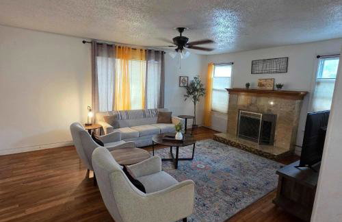 Pool Mins to Downtown & Alamo - Huisache Retreat - Foto 49