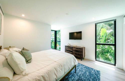 Bayview Villa by Rove Travel - Waterfront with Patio - Foto 30