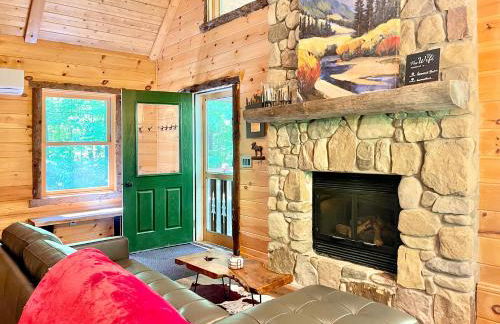 Adirondack Mountain Cabin with Hot Tub, Near Whiteface, Lake Placid, Fire Pit, Game Rm - Foto 12