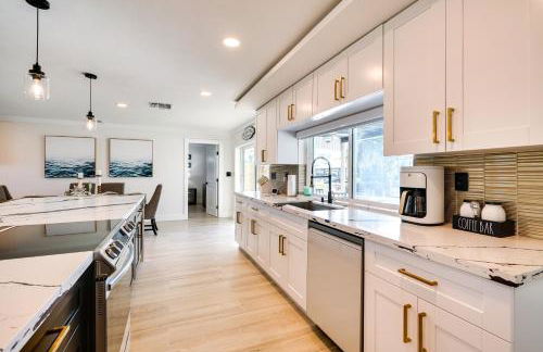 Waterfront Fort Myers Home Private Pool and Dock - Foto 9