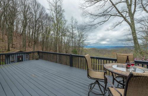 Blue Ridge Bliss Gorgeous home with hot tub & stunning views - Foto 19