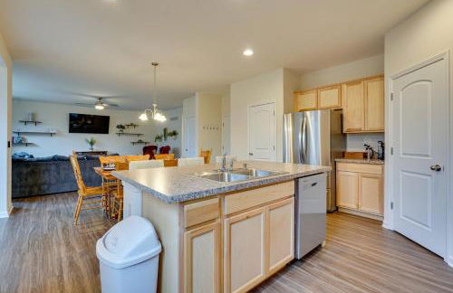 Private Backyard! Spacious Home 25 Mi to Columbus - Foto 7