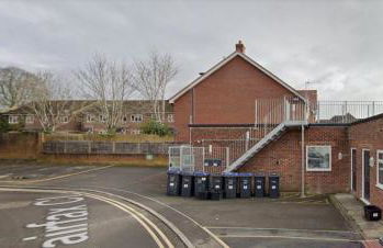 Elegant Flat Near Stonehenge, Amesbury Town Centre Smart TVs Netflix FREE PARKING - Foto 15