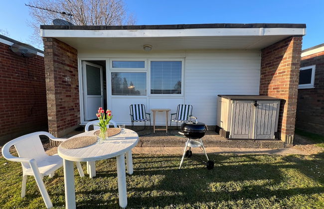 Beach Chalet - 2 Bedrooms - 4 Guests - Parking - Foto 26