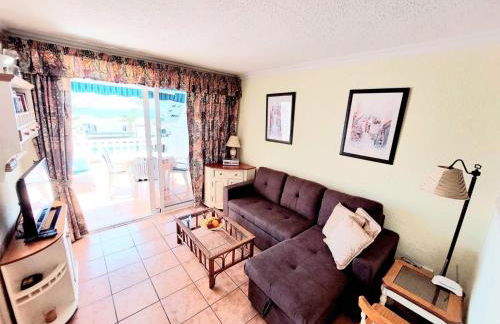 FIRST LINE Villa Floor Studio Apartment with amazing sea view Air Conditioned just 50m from the beach - Foto 8