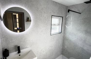 Claude House South Lanarkshire - Photo 18