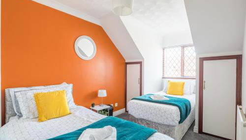 Spacious Home for 10 - Garage & Family Ready - Foto 4